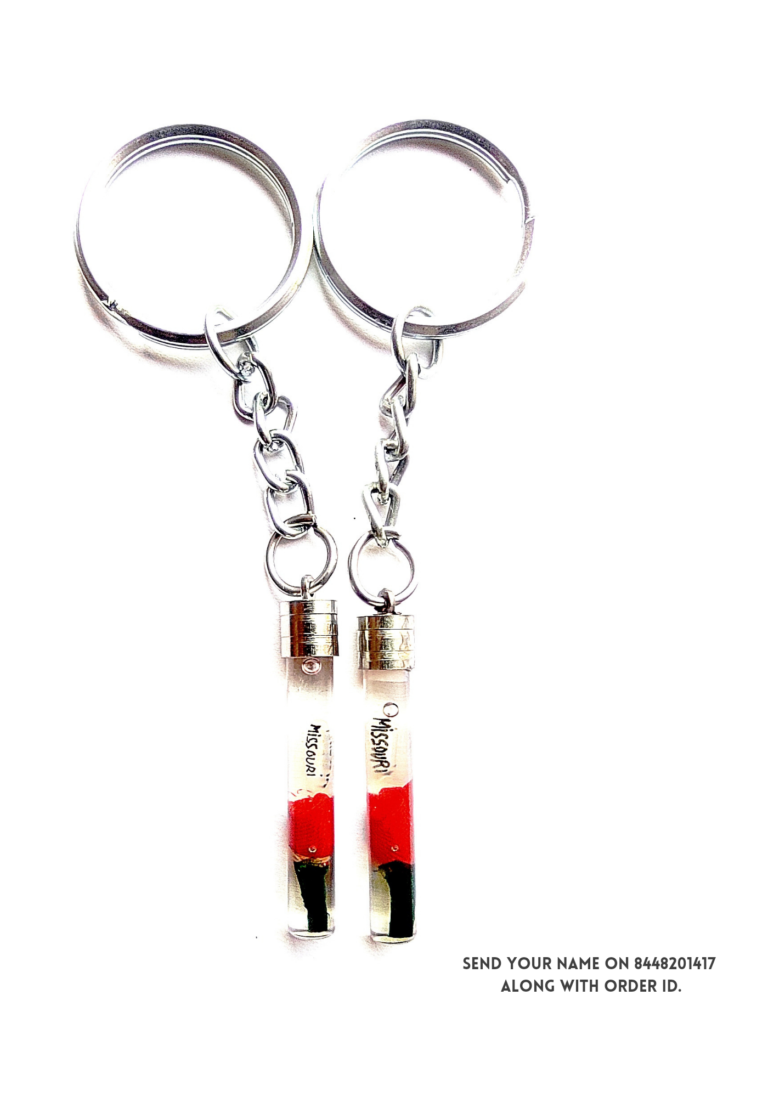 Chawal par naam wala keychain